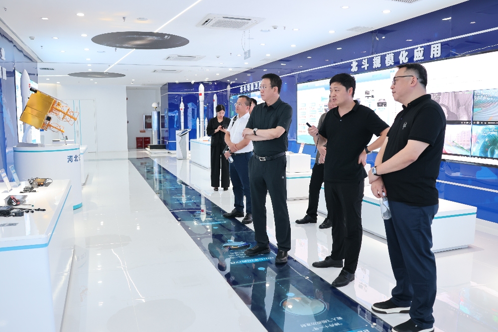 1751526045388692.jpg 簽約儀式3_副本.jpg